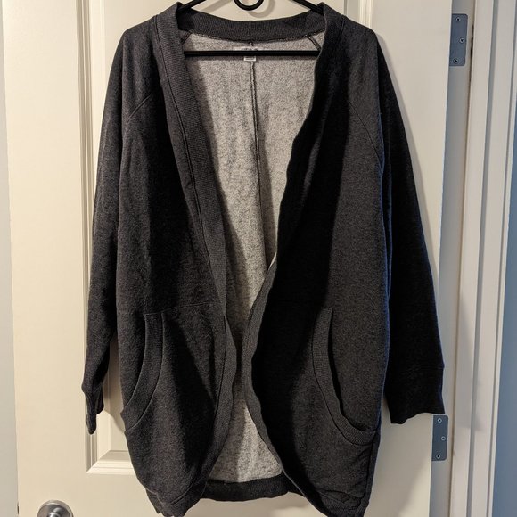 Oversize Grey Sweater with Pockets! - Picture 1 of 3
